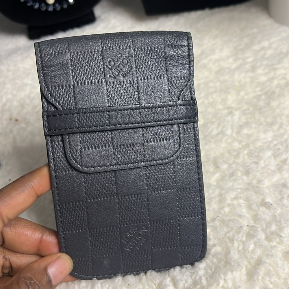 Louis Vuitton Damier Infini iPhone case onyx black - Picture 8 of 8